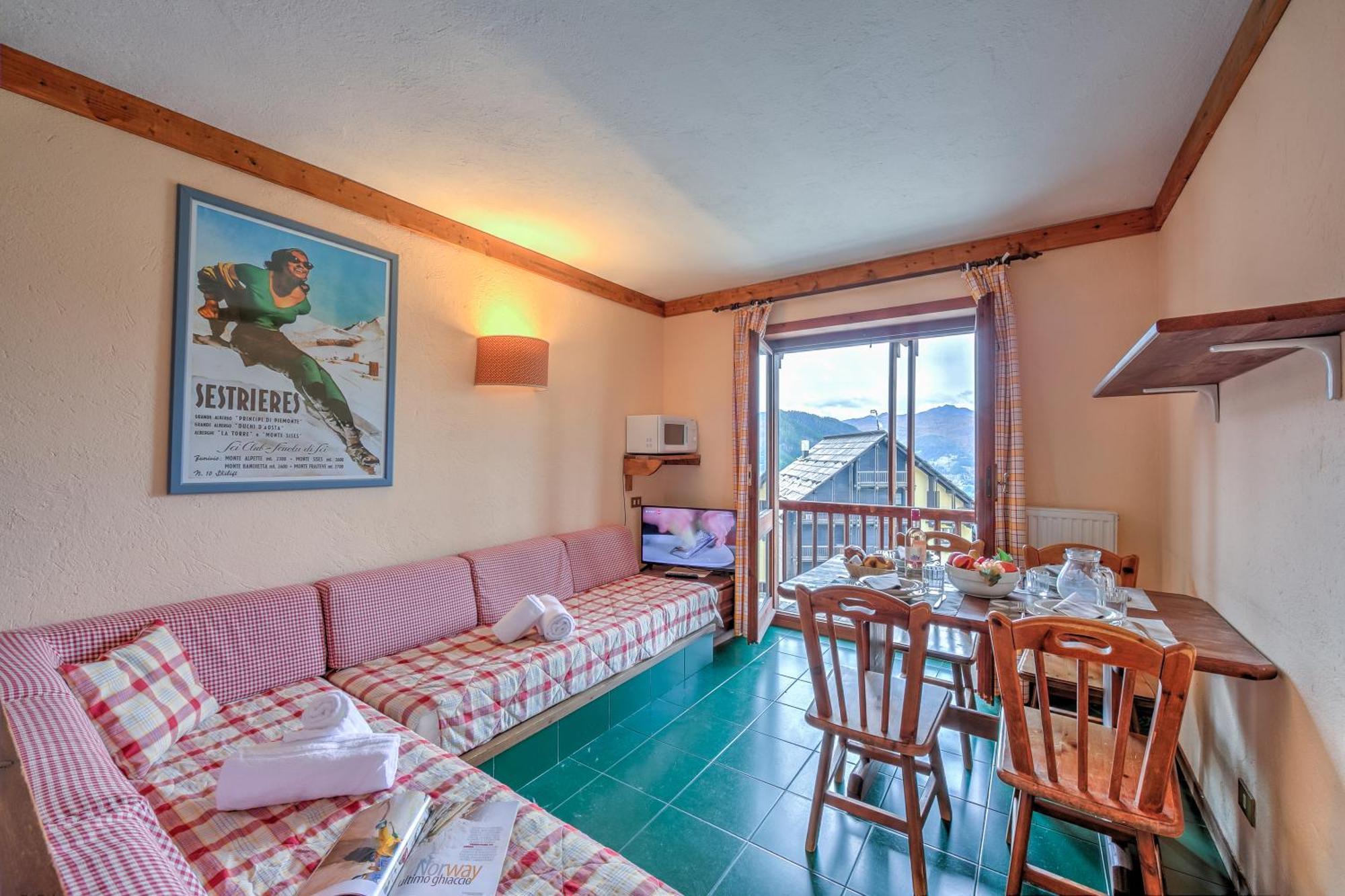 Grange Hike & Ski Sestriere Apartments Pokoj fotografie